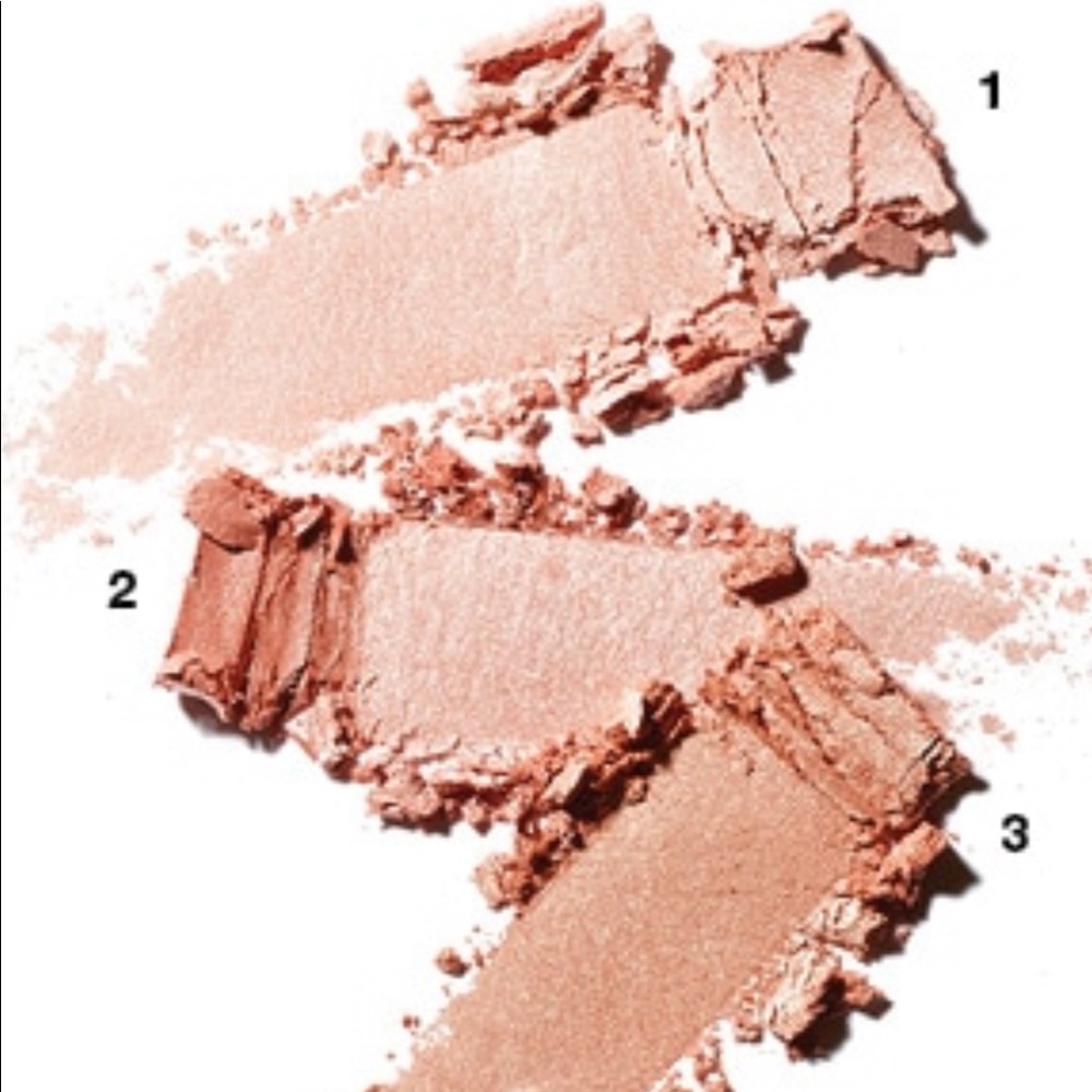 ✨✨✨🍾✨MAC HYPER REAL GLOW NIB ✨🍾✨✨✨